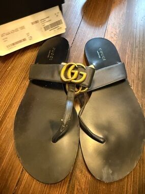 Gucci Black Leather Sandals with Gold Double G